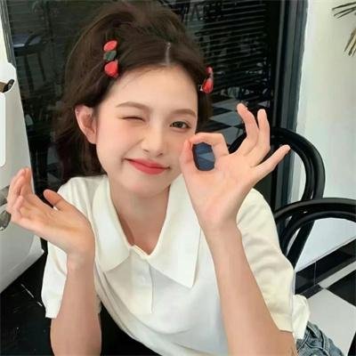 当我们仰望天空时看见什么？